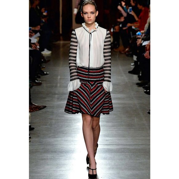 Oscar de la Renta Wool Tweed Skirt in Red/White/Black, size 8 (fits size 6) - Picture 7 of 7